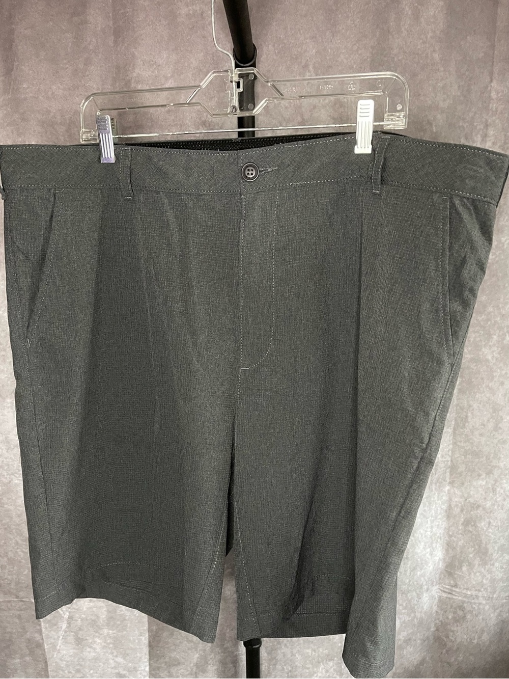 Lee Air-Flow Performance Shorts in Gray. 42 x10